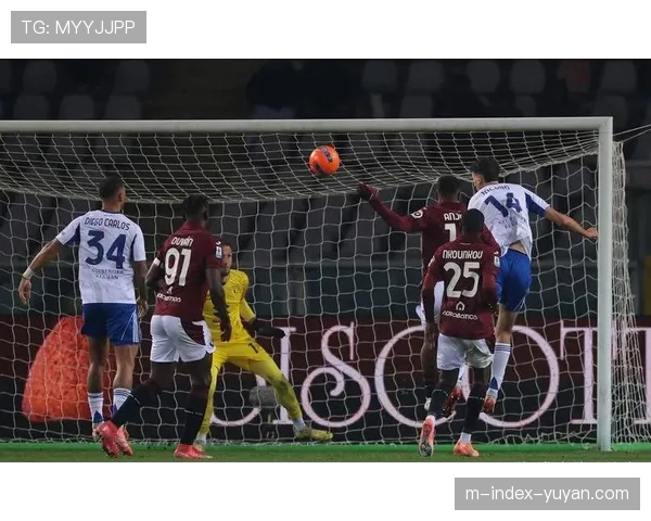 科莫融合巴萨传控与链式防守 打造意甲第二少失球体系